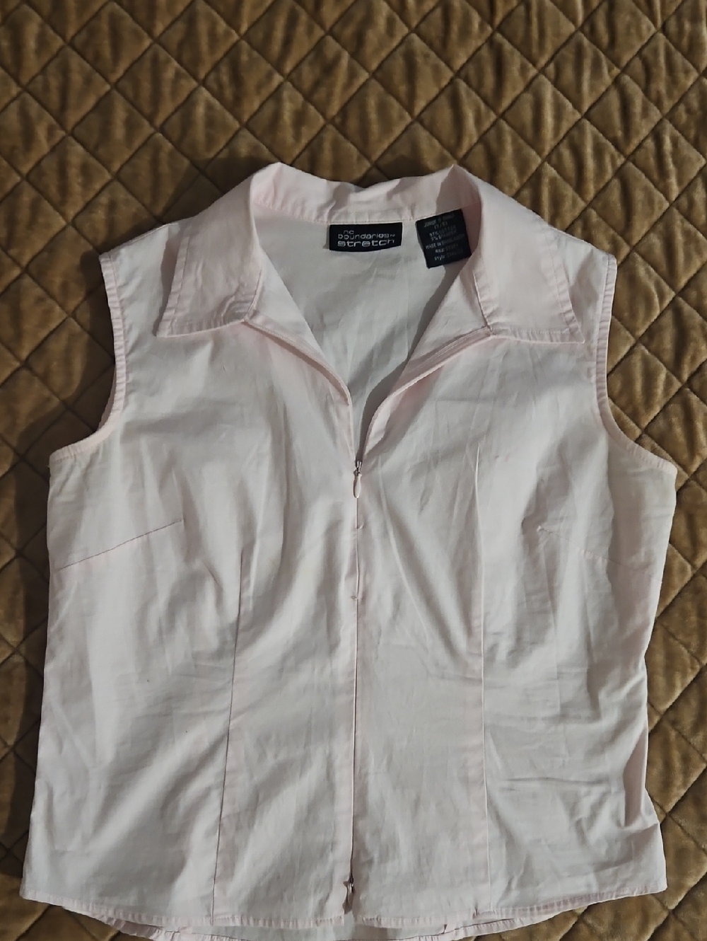 No Boundaries Pale Pink Sleeveless Zip-Front Top